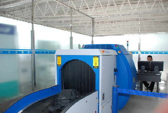 青島機(jī)場(chǎng)引入進(jìn)口CT安檢機(jī) 三維成像安檢更嚴(yán)[圖]