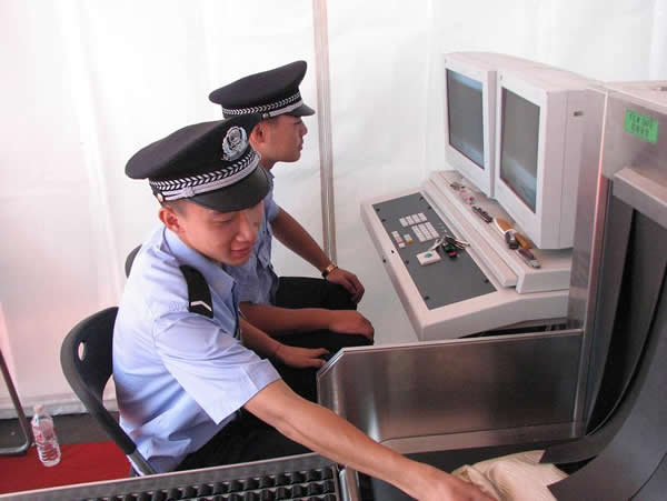 X光安檢機，公安機關安檢好幫手.jpg
